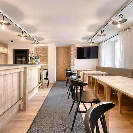 Muensterhus Josefs Alpine Lodge シュルンス